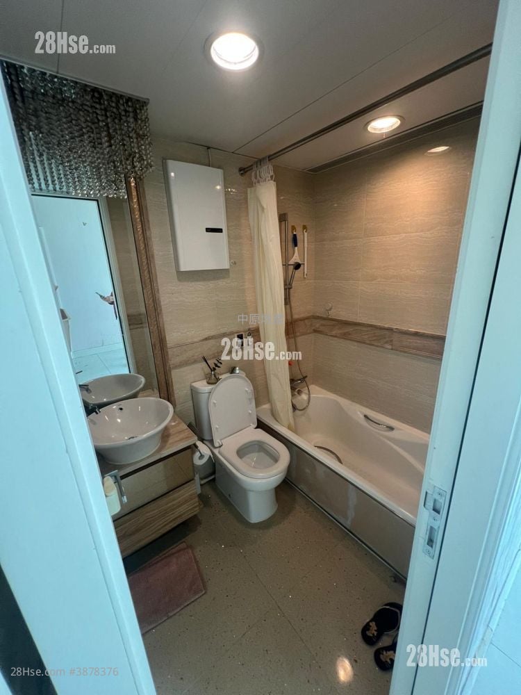 Uptown Sell 2 Bedrooms 530 ft²