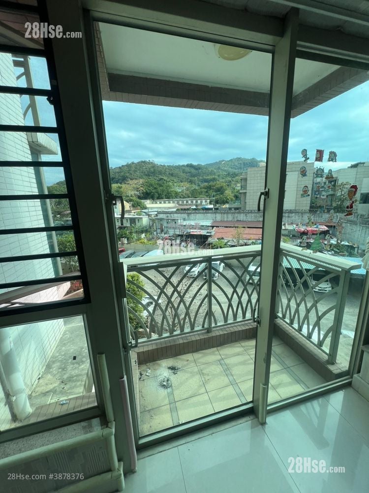 Uptown Sell 2 Bedrooms 530 ft²