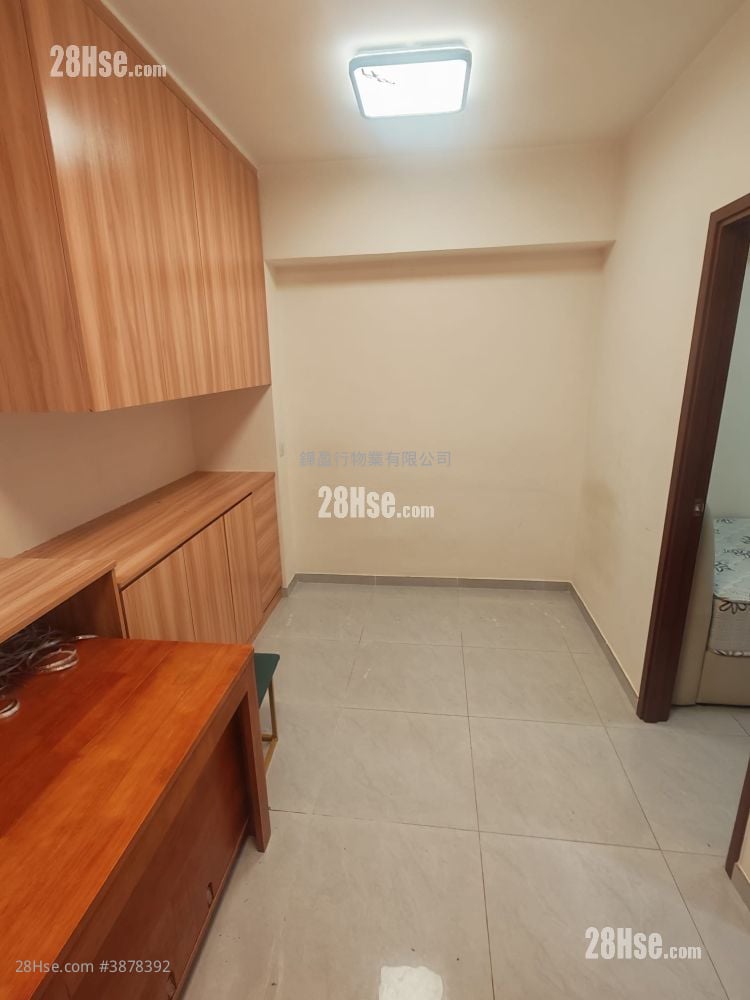 Hung Fuk Building Rental 2 Bedrooms , 1 Bathroom 446 ft²