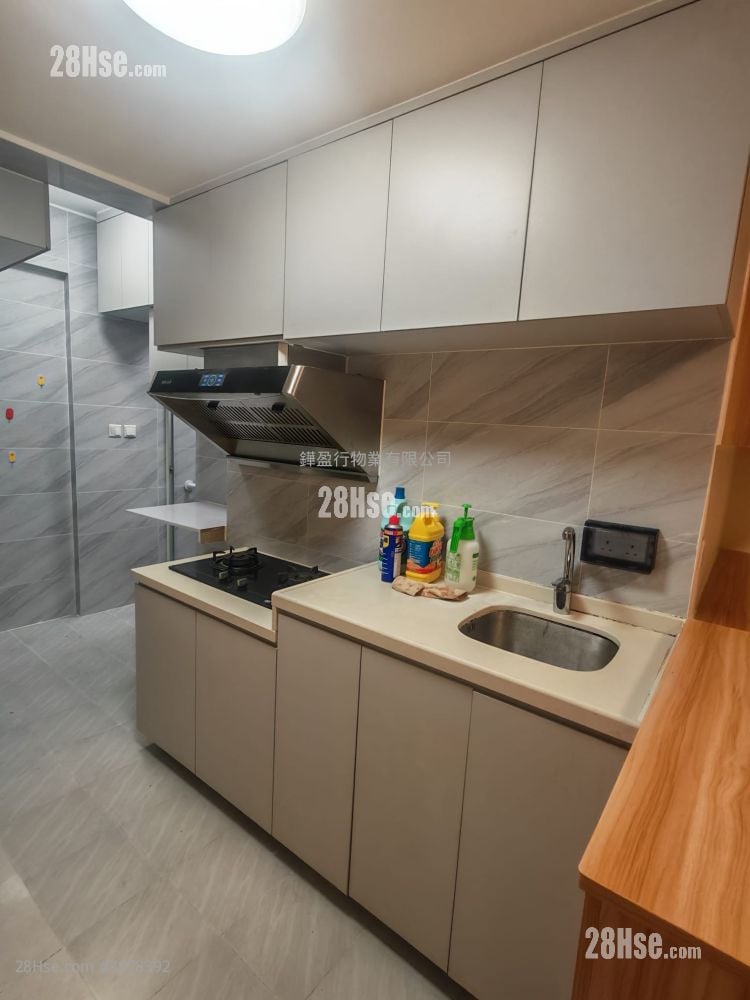 Hung Fuk Building Rental 2 Bedrooms , 1 Bathroom 446 ft²