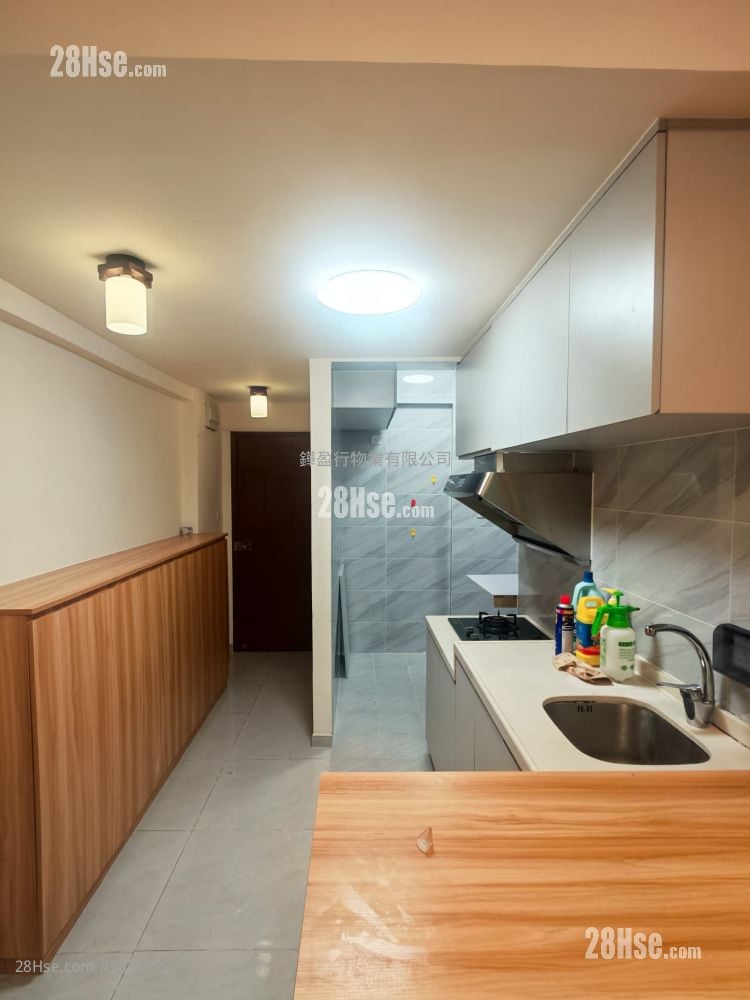 Hung Fuk Building Rental 2 Bedrooms , 1 Bathroom 446 ft²