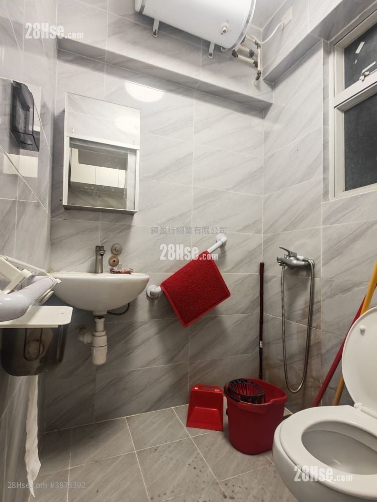 Hung Fuk Building Rental 2 Bedrooms , 1 Bathroom 446 ft²