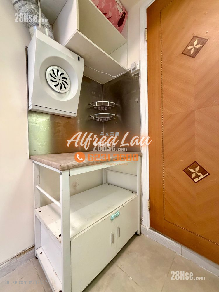 Kam Mong Building Rental 1 Bedroom , 1 Bathroom 165 ft²