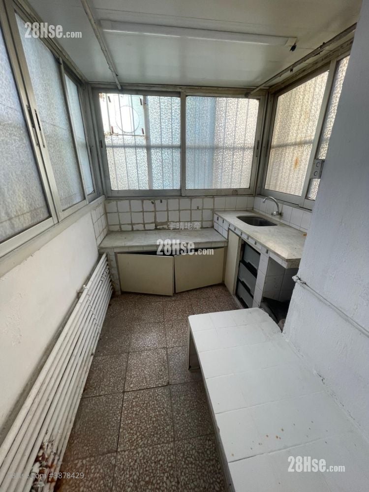 Kam Fu Building Sell 2 Bedrooms , 1 Bathroom 247 ft²