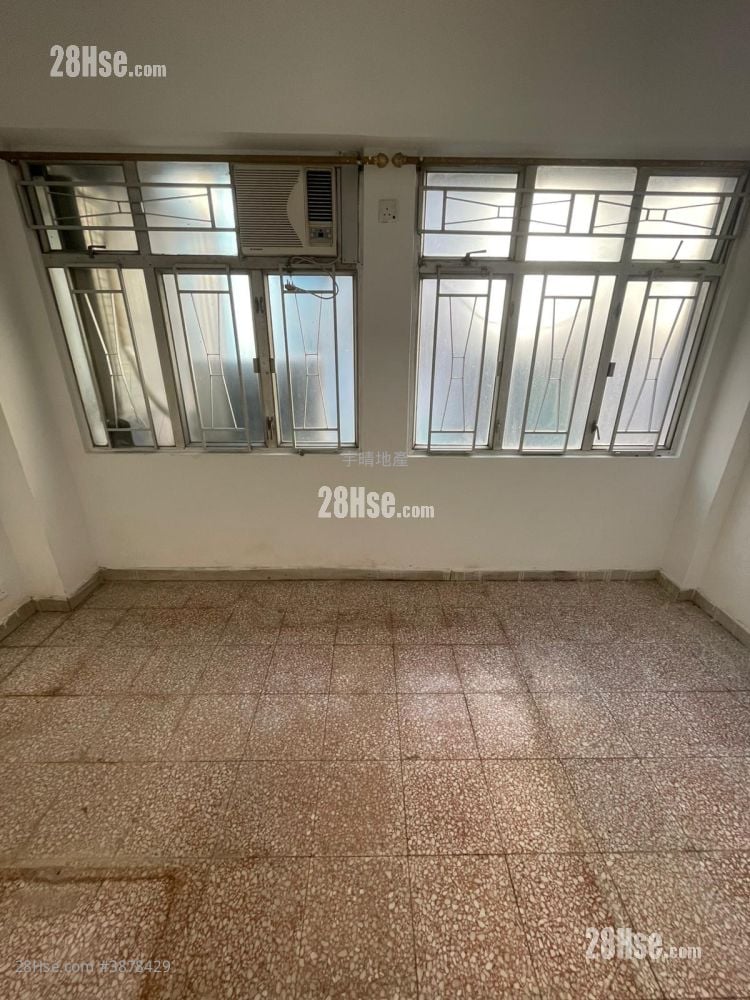 Kam Fu Building Sell 2 Bedrooms , 1 Bathroom 247 ft²