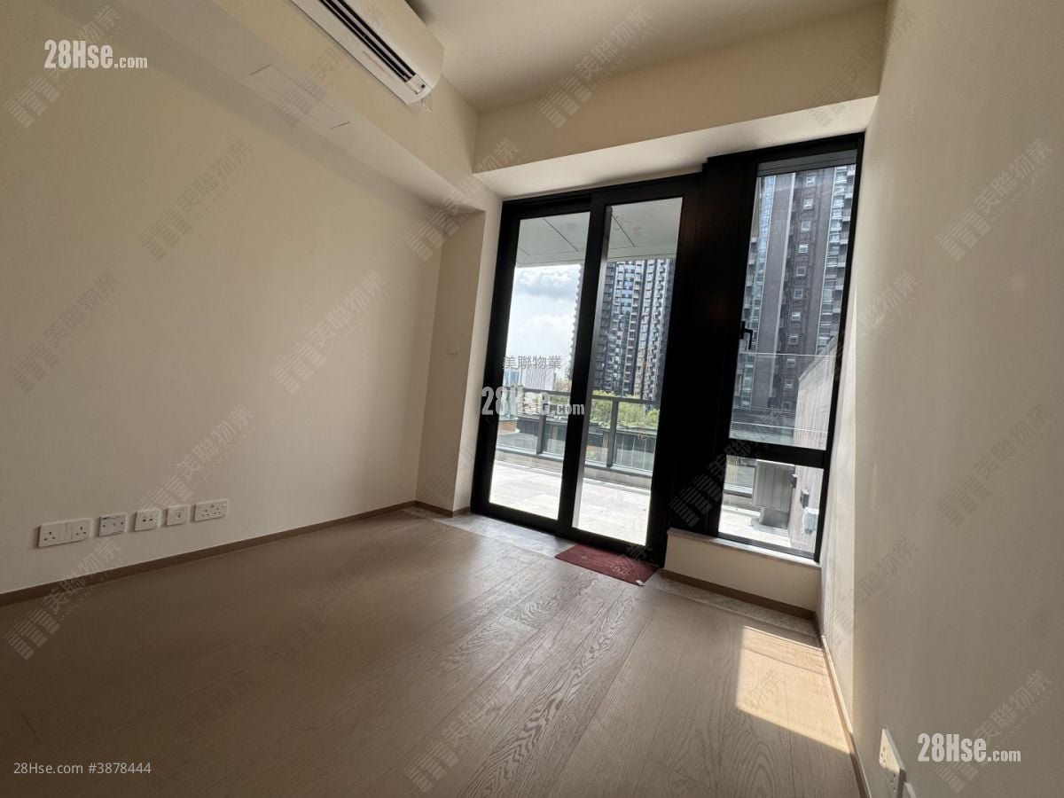 Onmantin Rental 3 Bedrooms , 2 Bathrooms 846 ft²