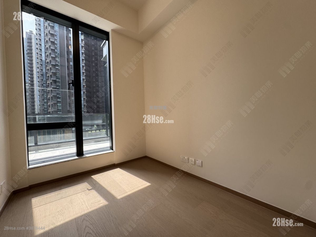 Onmantin Rental 3 Bedrooms , 2 Bathrooms 846 ft²