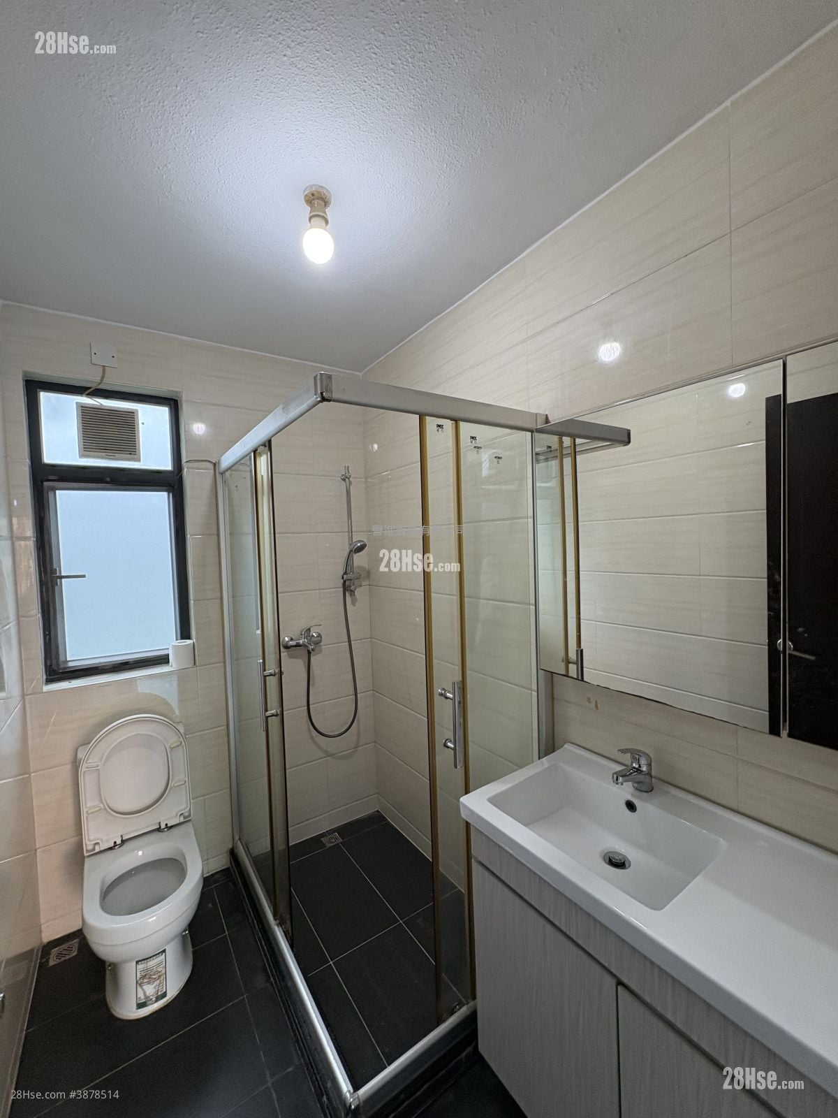 Apartment Rental 3 Bedrooms , 1 Bathroom 708 ft²