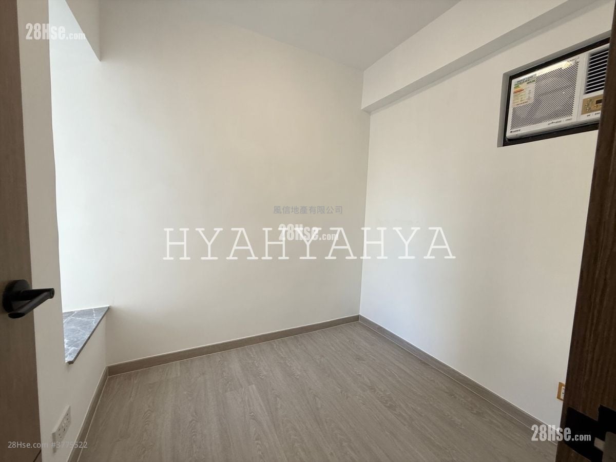 Centenary Mansion Rental 2 Bedrooms , 1 Bathroom 397 ft²