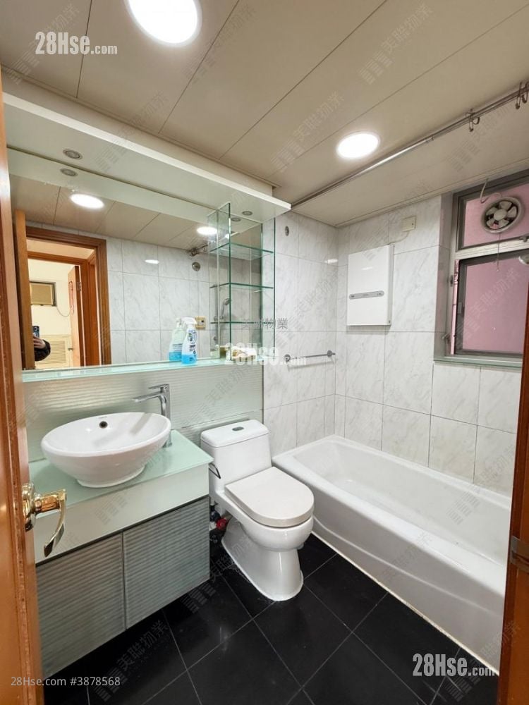Yoho Town Sell 2 Bedrooms , 1 Bathroom 422 ft²