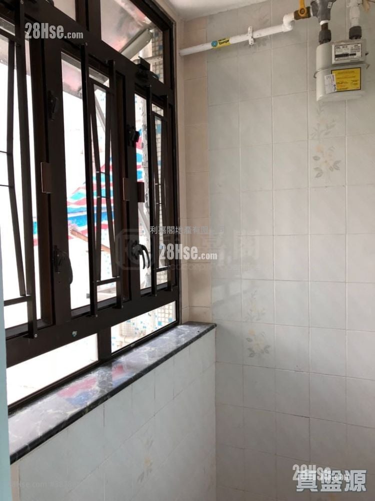 Tai Ping Estate Sell 2 Bedrooms , 1 Bathroom 439 ft²