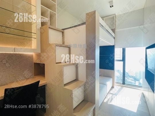 Royalton Sell 4 Bedrooms 1,572 ft²