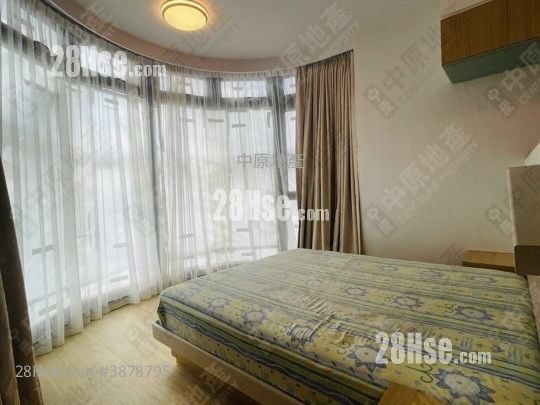 Royalton Sell 4 Bedrooms 1,572 ft²