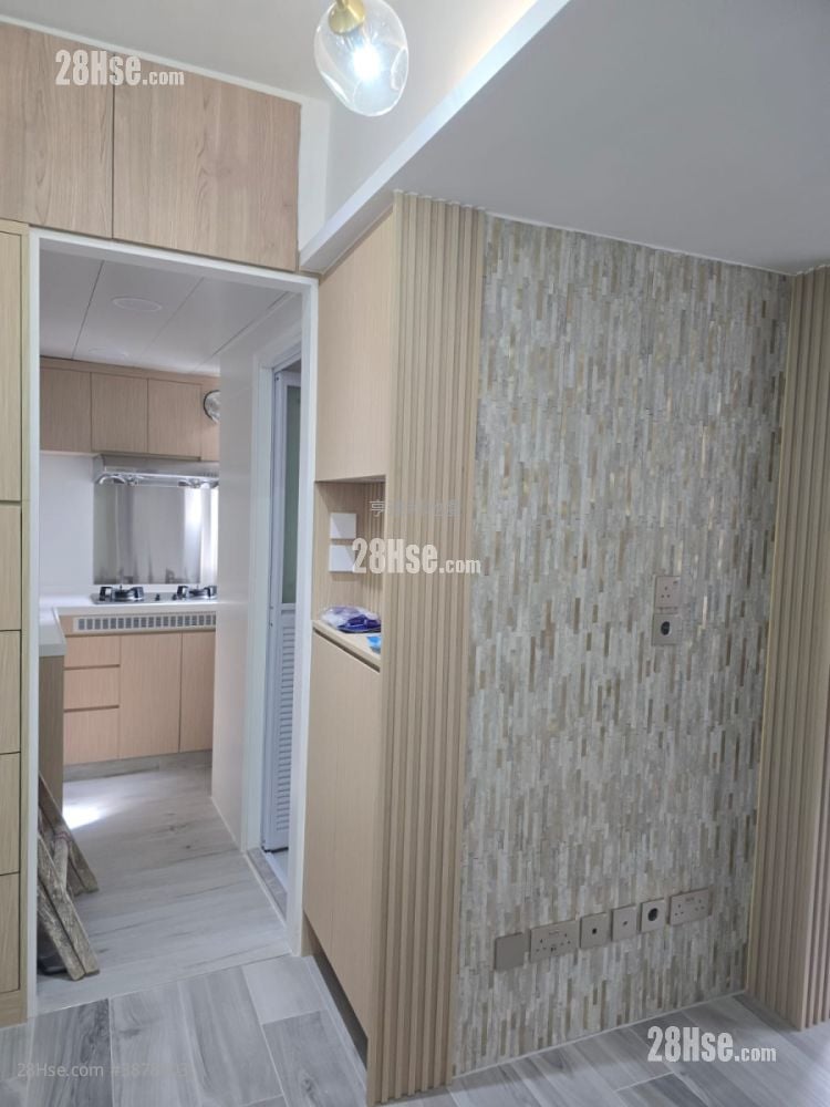 Hung Lee Building Sell 1 Bedroom , 1 Bathroom 286 ft²
