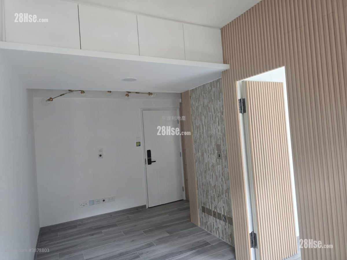 Hung Lee Building Sell 1 Bedroom , 1 Bathroom 286 ft²