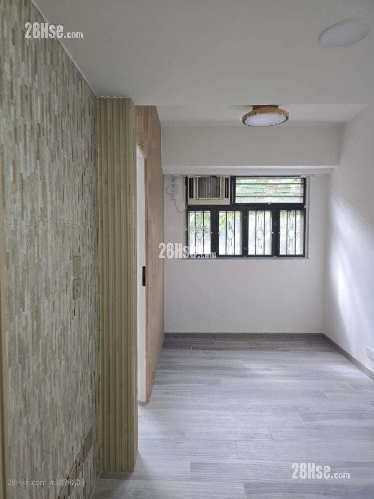 Hung Lee Building Sell 1 Bedroom , 1 Bathroom 286 ft²