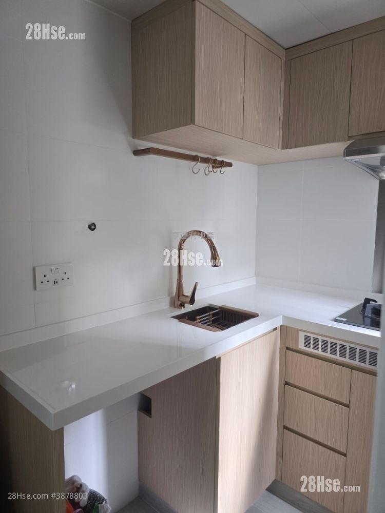 Hung Lee Building Sell 1 Bedroom , 1 Bathroom 286 ft²