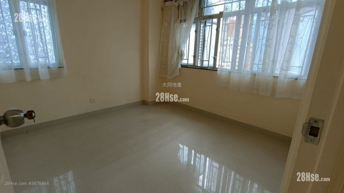 Bell House Rental 2 Bedrooms 470 ft²
