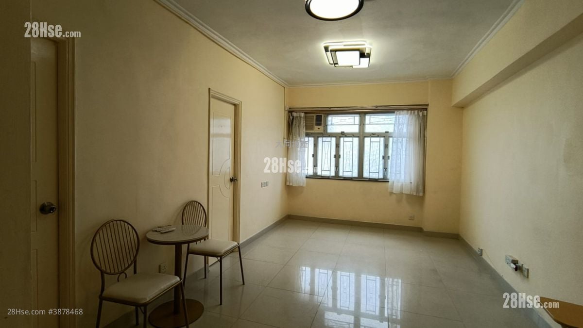 Bell House Rental 2 Bedrooms 470 ft²