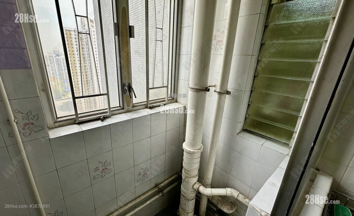 Siu Lun Court Sell 2 Bedrooms 401 ft²