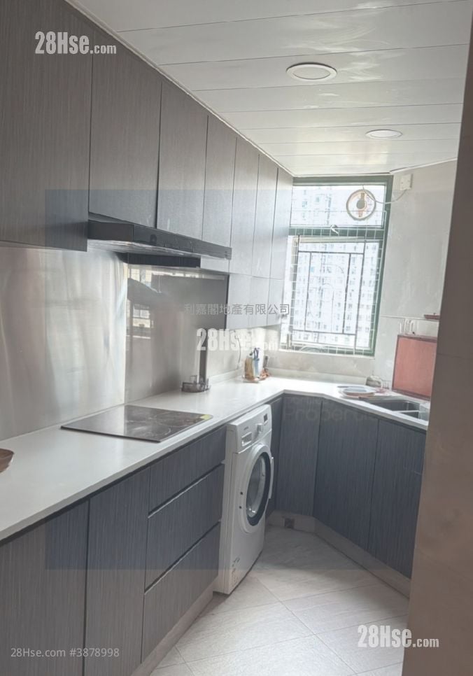 Villa Oceania Sell 4 Bedrooms , 2 Bathrooms 947 ft²