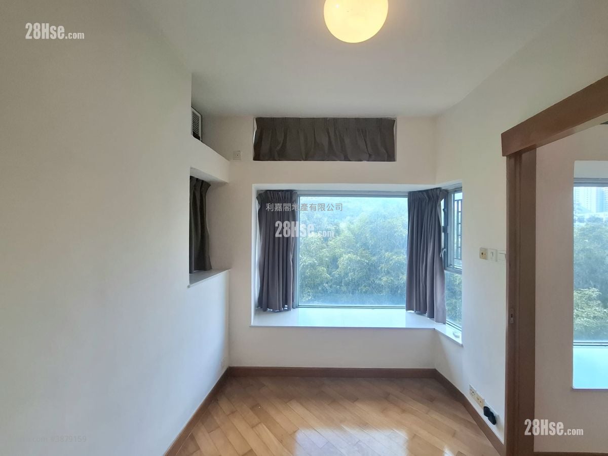 Coastal Skyline Rental 485 ft²