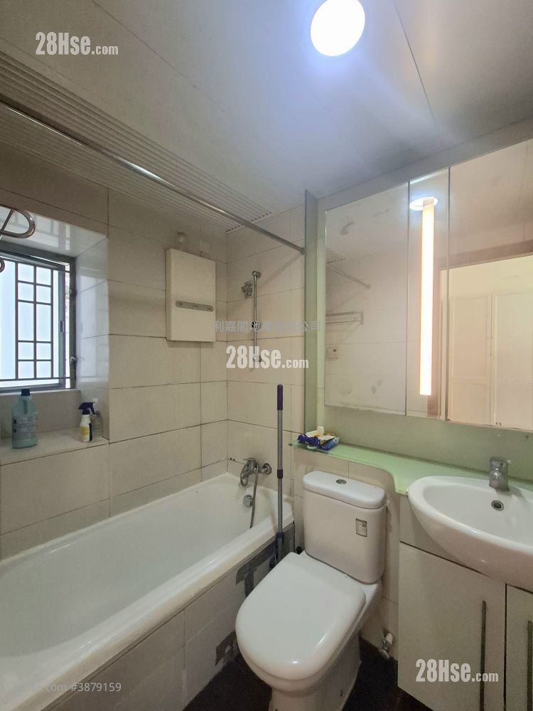 Coastal Skyline Rental 485 ft²
