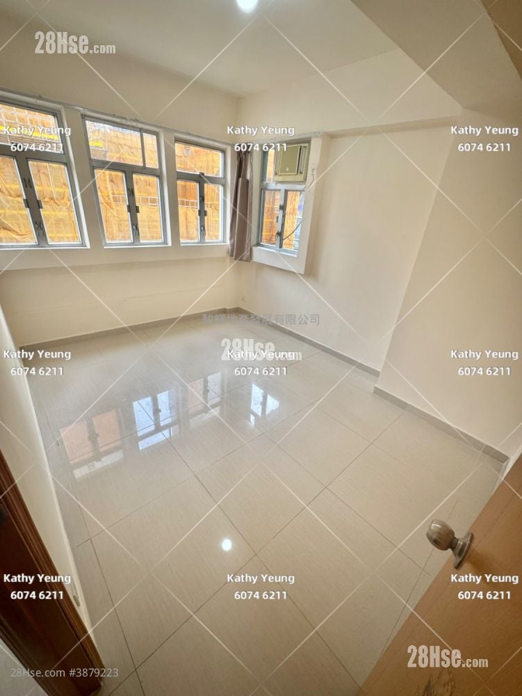 Man Wah Building Rental 3 Bedrooms , 1 Bathroom 710 ft²