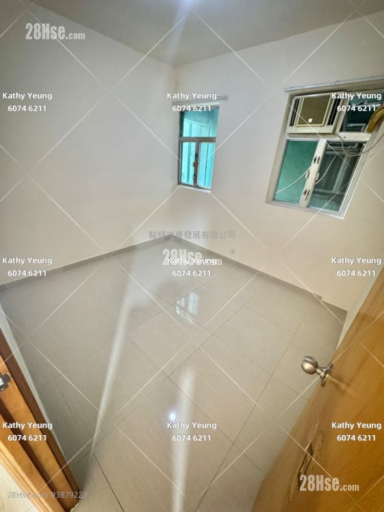Man Wah Building Rental 3 Bedrooms , 1 Bathroom 710 ft²