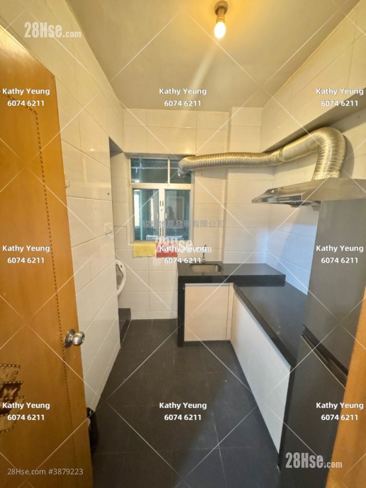 Man Wah Building Rental 3 Bedrooms , 1 Bathroom 710 ft²