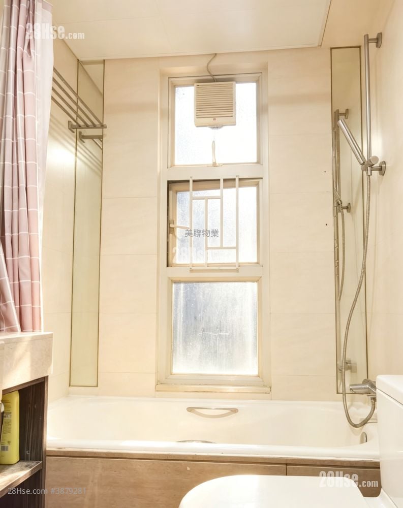Festival City Sell 3 Bedrooms , 2 Bathrooms 678 ft²