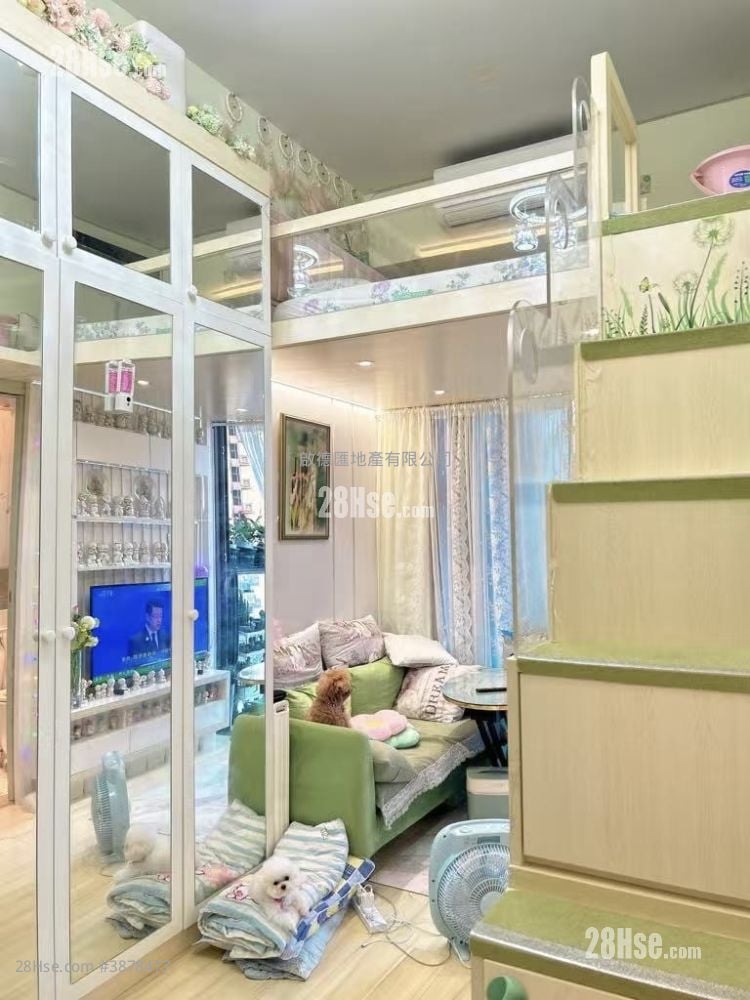 The Vantage Sell Studio , 1 Bathroom 196 ft²