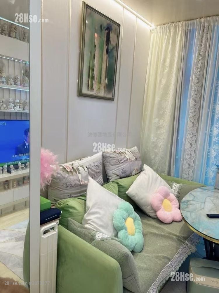 The Vantage Sell Studio , 1 Bathroom 196 ft²
