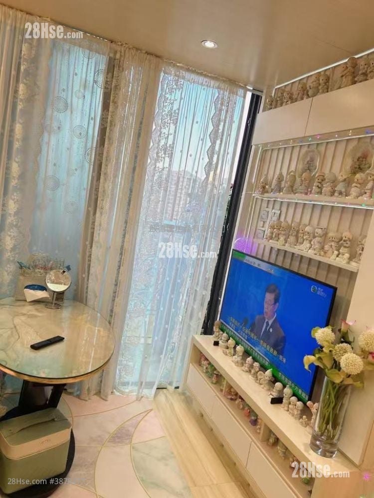 The Vantage Sell Studio , 1 Bathroom 196 ft²