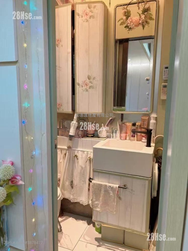 The Vantage Sell Studio , 1 Bathroom 196 ft²
