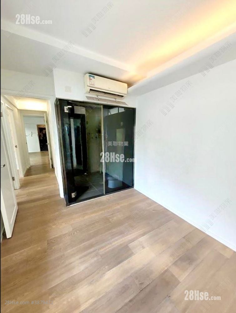 Riviera Gardens Sell 3 Bedrooms , 2 Bathrooms 647 ft²