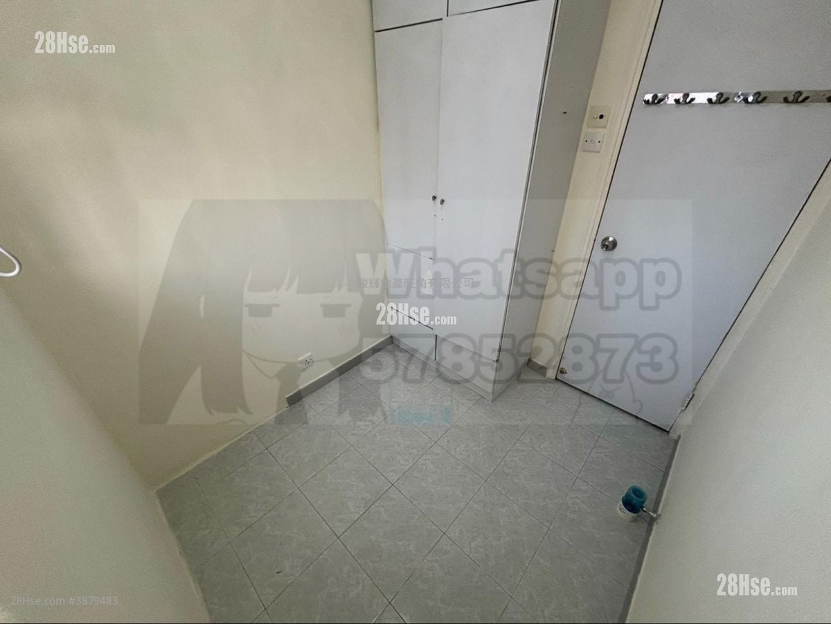 Tak Lee Building Rental 2 Bedrooms , 1 Bathroom 245 ft²