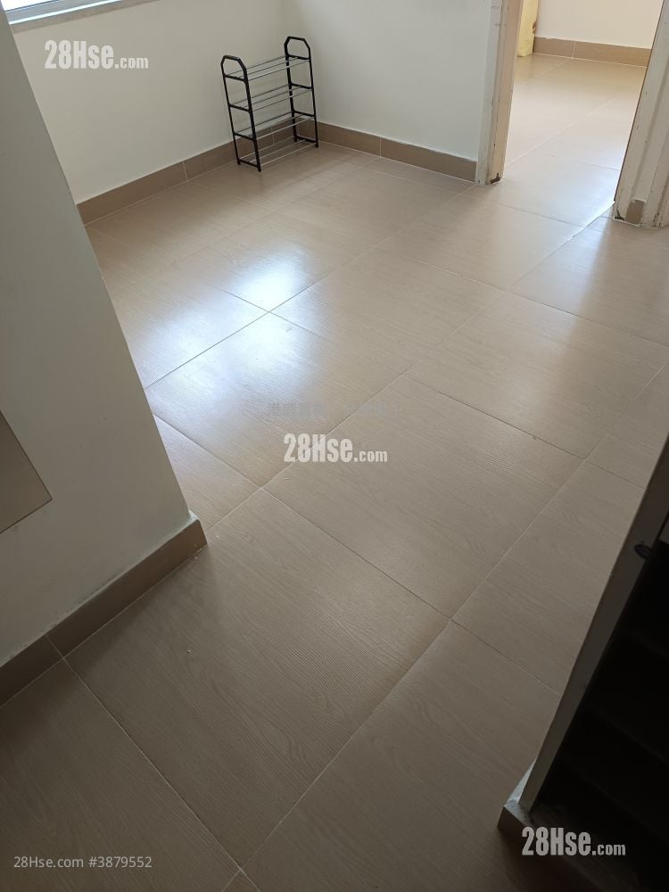 Cheung Fai Building Rental 2 Bedrooms 236 ft²