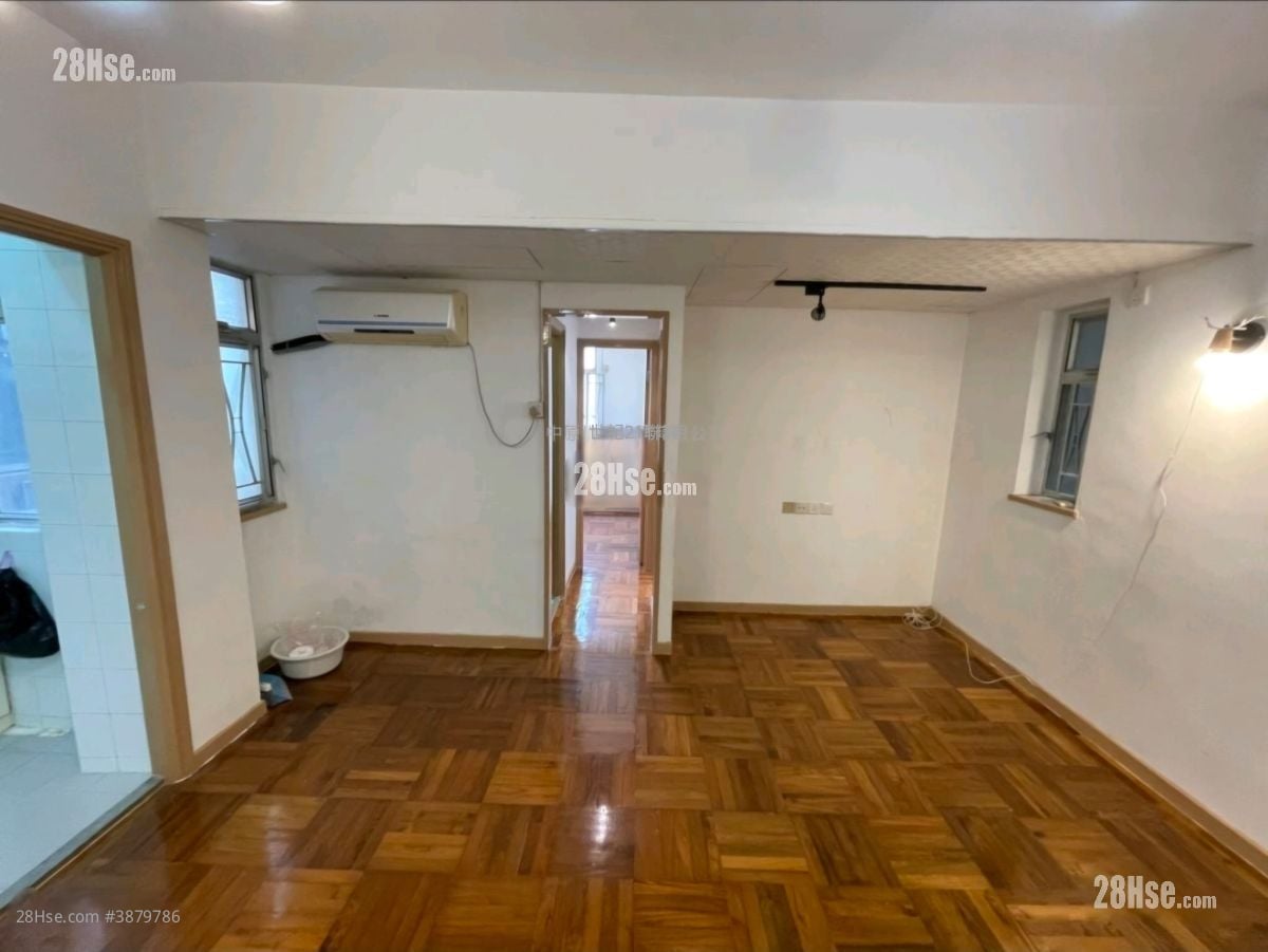 Hiu Wah Building Sell 2 Bedrooms , 1 Bathroom 441 ft²