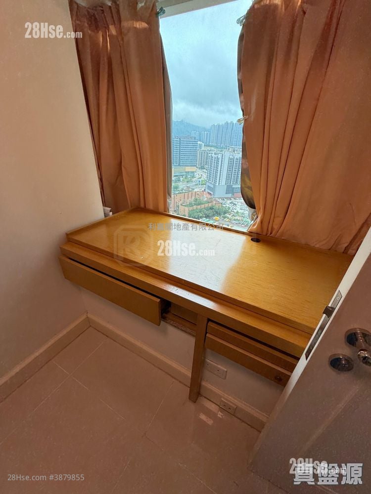 Metro Town Rental 3 Bedrooms , 2 Bathrooms 651 ft²