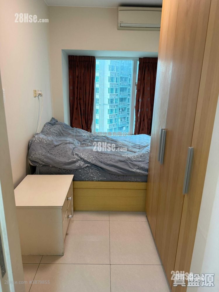 Metro Town Rental 3 Bedrooms , 2 Bathrooms 651 ft²
