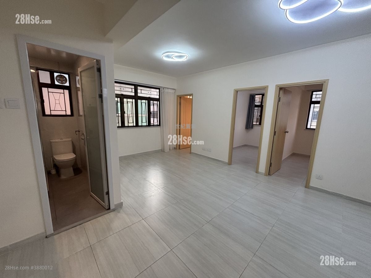 Diamond Court Rental 3 Bedrooms , 1 Bathroom 597 ft²