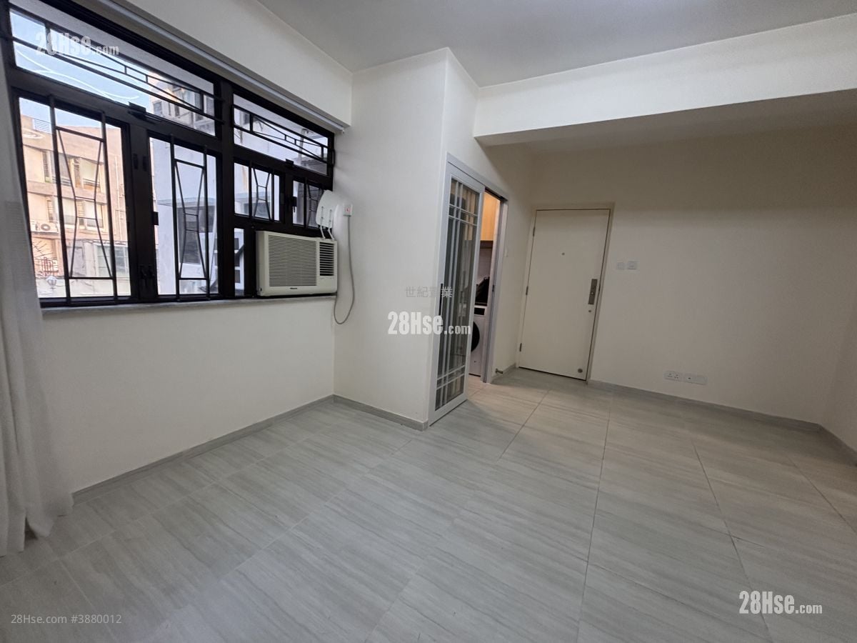 Diamond Court Rental 3 Bedrooms , 1 Bathroom 597 ft²