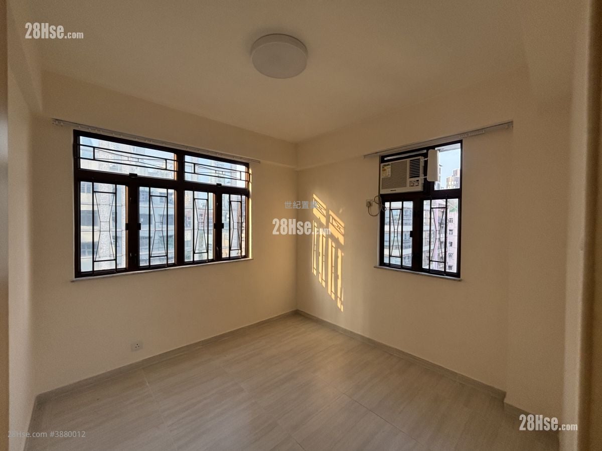 Diamond Court Rental 3 Bedrooms , 1 Bathroom 597 ft²