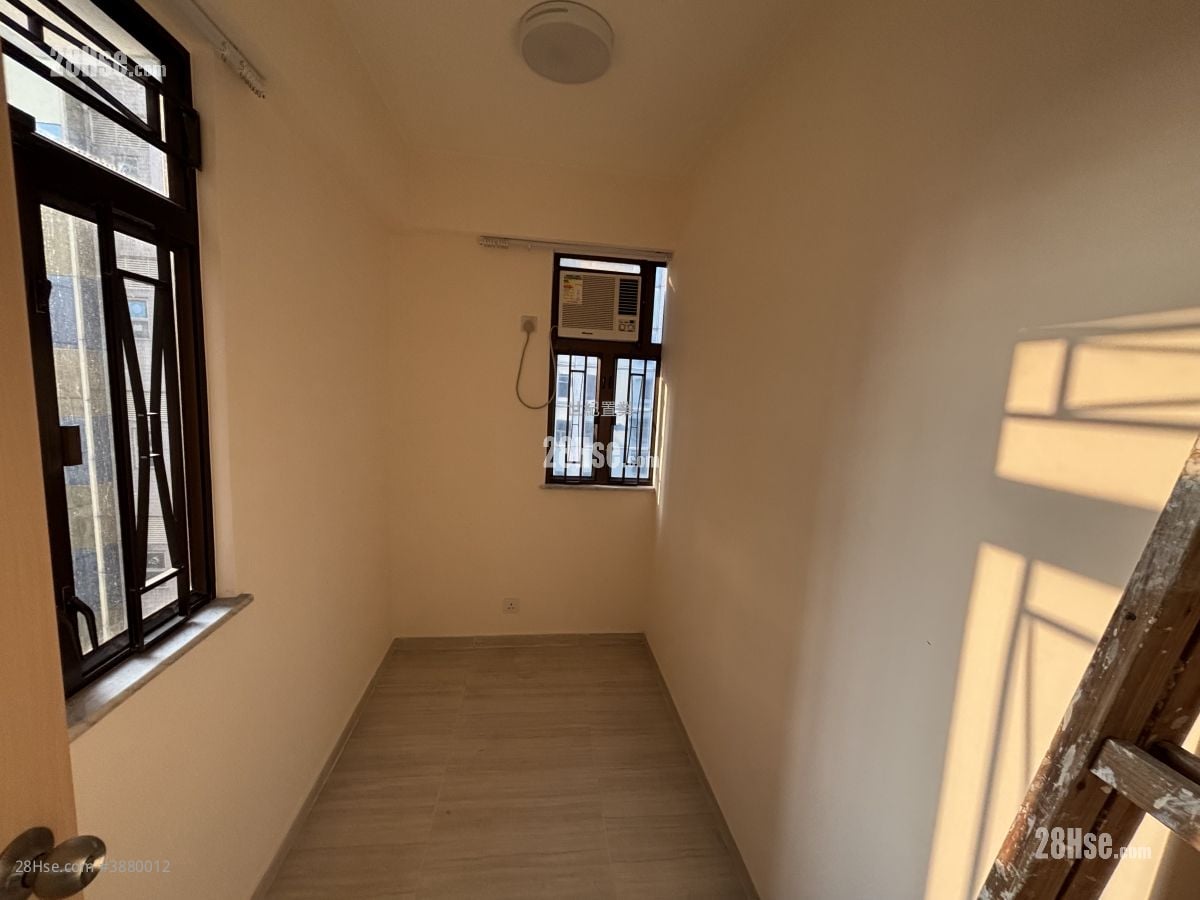 Diamond Court Rental 3 Bedrooms , 1 Bathroom 597 ft²