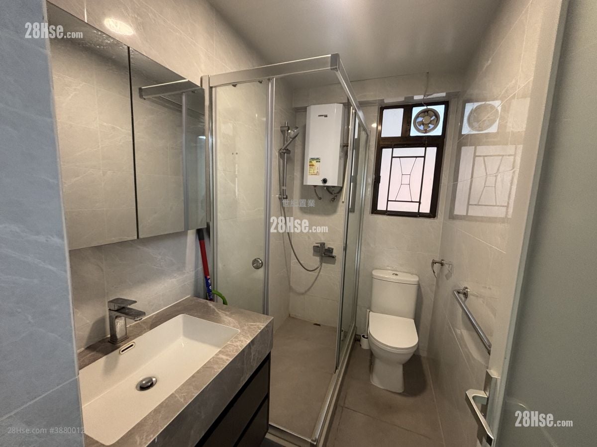 Diamond Court Rental 3 Bedrooms , 1 Bathroom 597 ft²