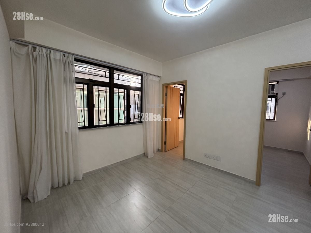 Diamond Court Rental 3 Bedrooms , 1 Bathroom 597 ft²