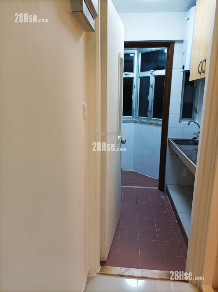 True Corse Tower Rental Studio 197 ft²
