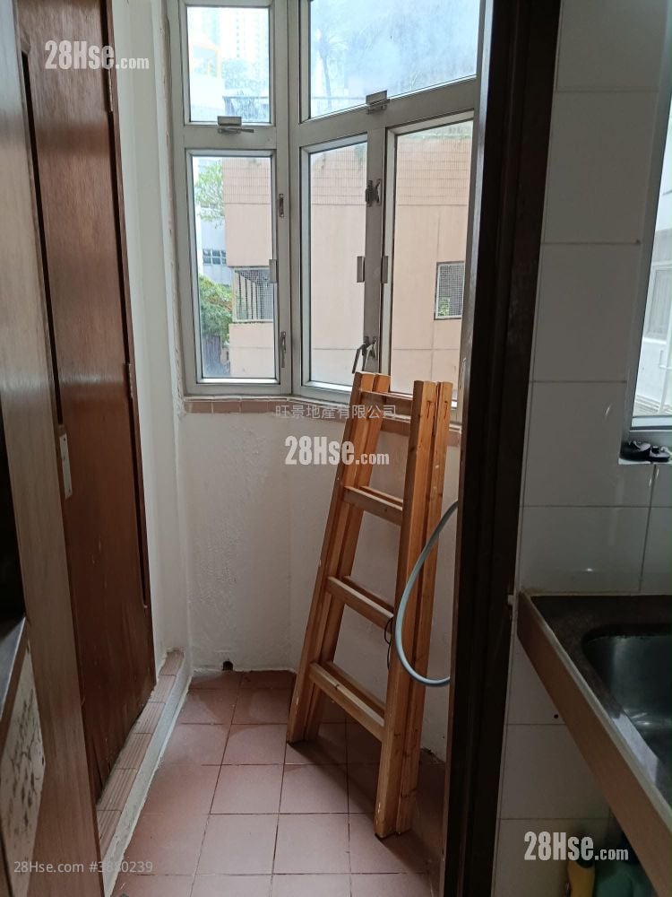 True Corse Tower Rental Studio 197 ft²
