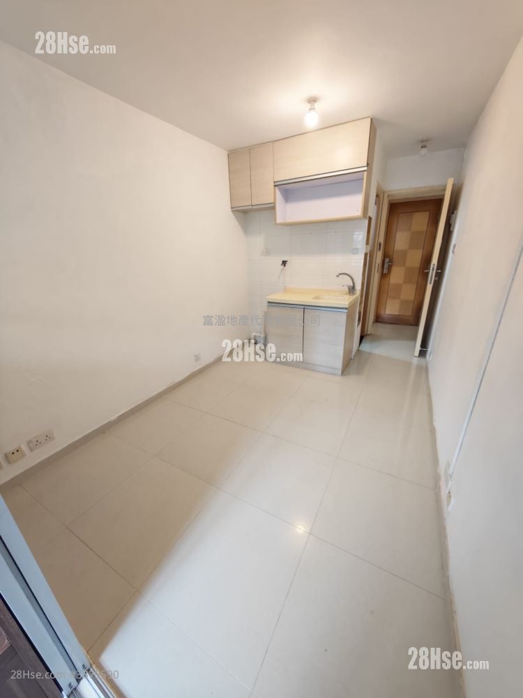 Village Rental 1 Bathroom 250 ft²